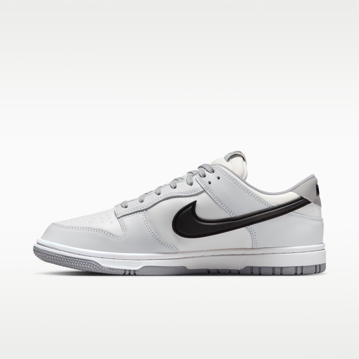 Nike Dunk. Low & High Top Trainers. Nike RO